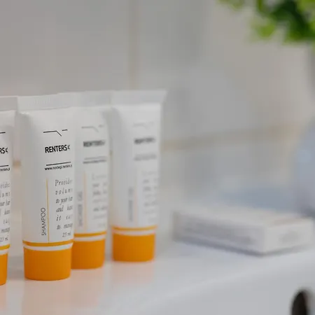 With Balcony 180 M To The Royal Baths By Renters Διαμέρισμα *