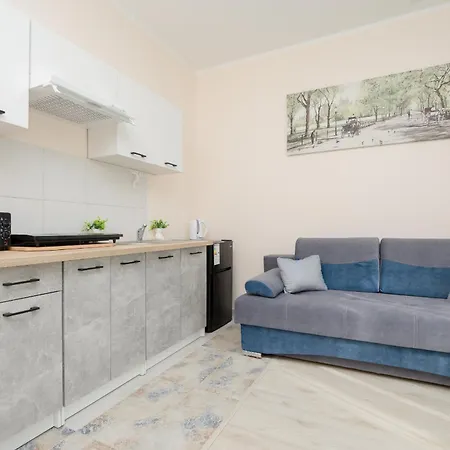 With Balcony 180 M To The Royal Baths By Renters