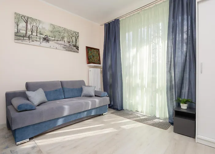 With Balcony 180 M To The Royal Baths By Renters