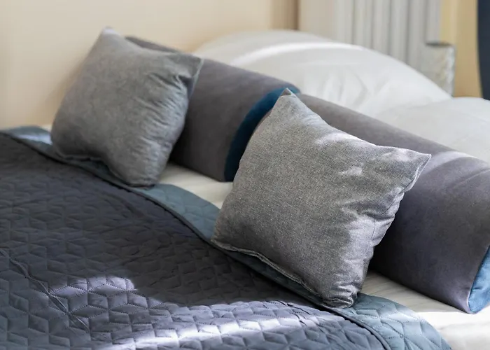 Apartment With Balcony 180 M To The Royal Baths By Renters *