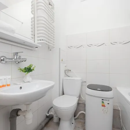 Daire With Balcony 180 M To The Royal Baths By Renters Varşova